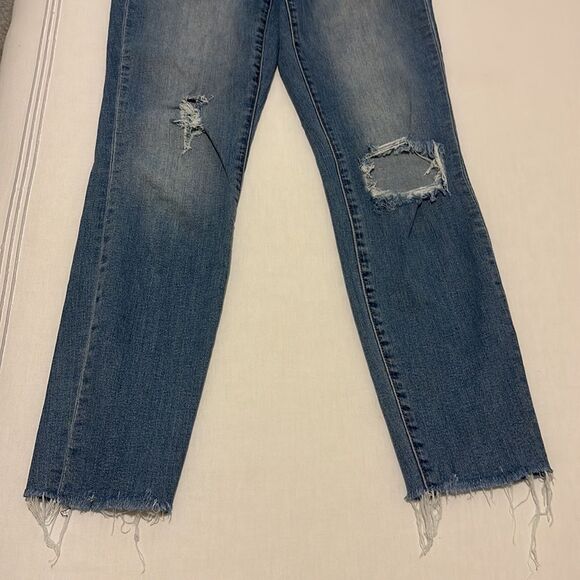 Gap 1969 27R Curvy True Skinny Jeans with small rips and distressed bottoms - Picture 6 of 10